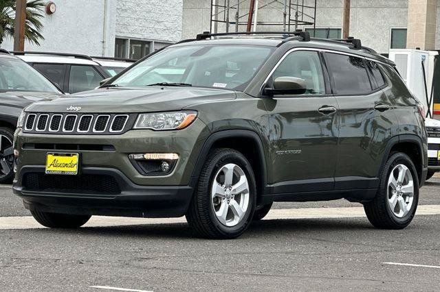 Used 2017 Jeep Compass Latitude FWD image 8