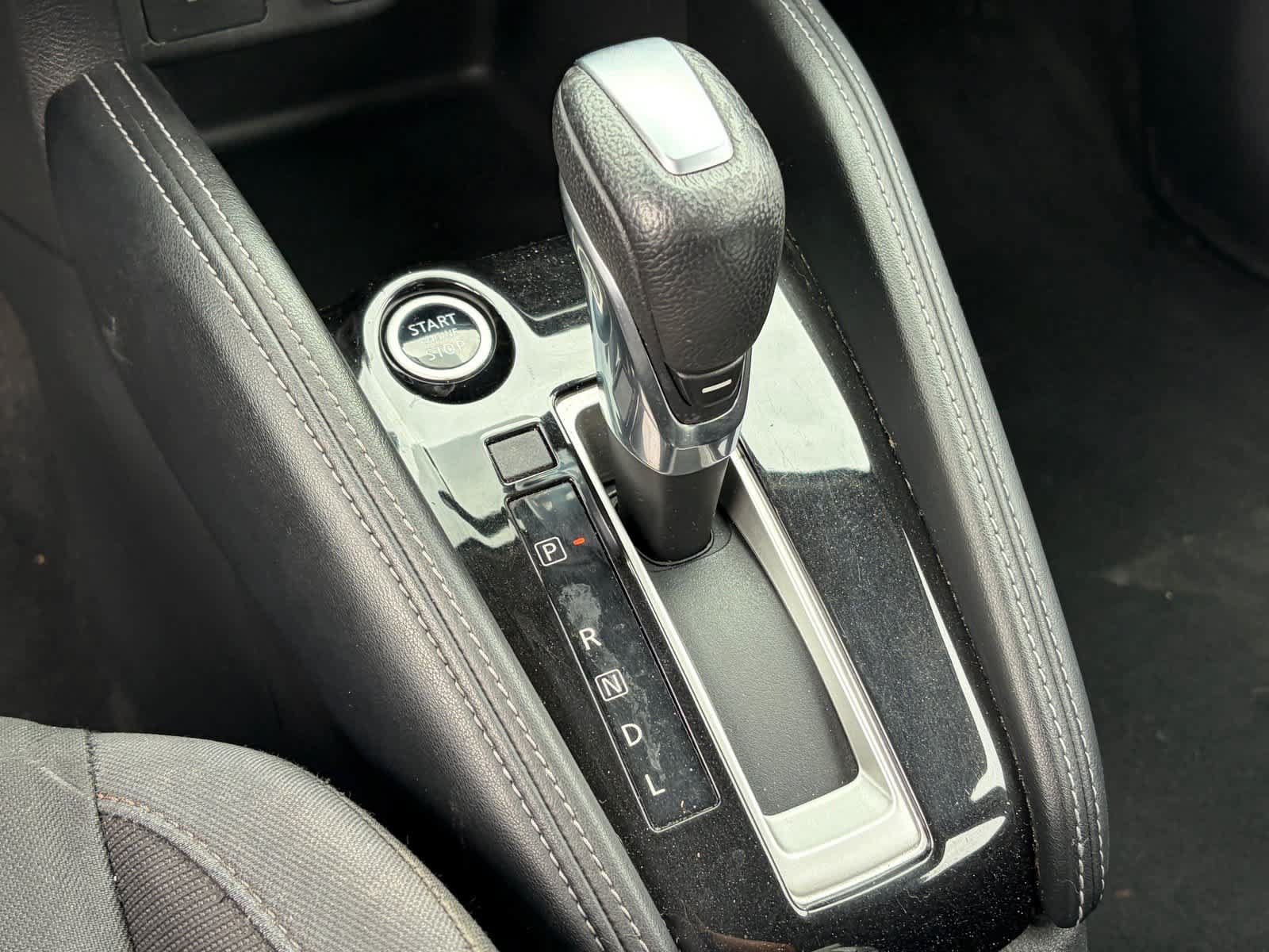 Certified 2019 Nissan Kicks SR FWD image 19