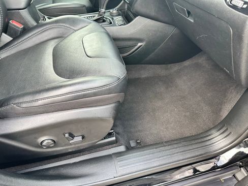 Used 2023 Jeep Cherokee Altitude Lux image 19