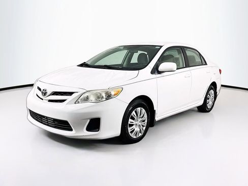 Used 2011 Toyota Corolla LE image 3