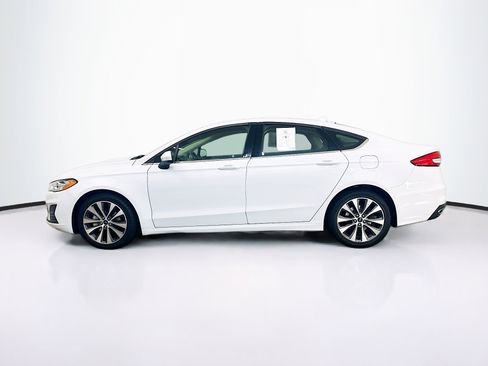 Used 2019 Ford Fusion SE image 4