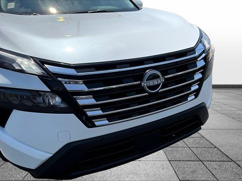 Certified 2026 Nissan Rogue SV AWD/4WD image 35