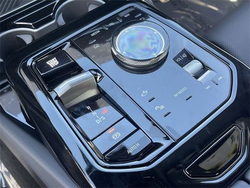 New 2025 BMW 530i image 23