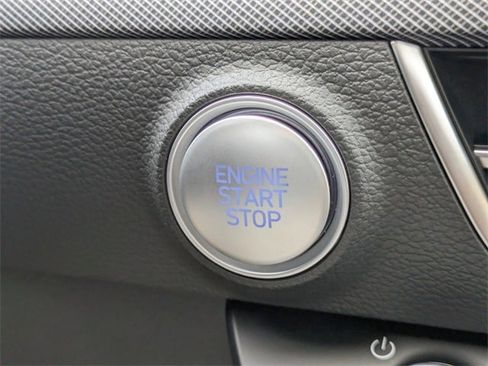 New 2025 Hyundai Sonata Limited image 28