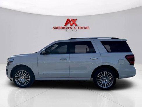 Used 2024 Ford Expedition Platinum image 2