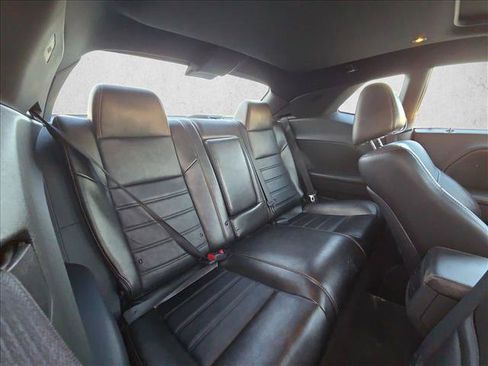 Used 2014 Dodge Challenger R/T RWD image 19