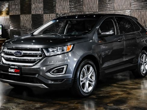 Used 2017 Ford Edge Titanium w/ Equipment Group 301A FWD image 9