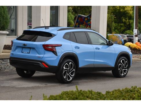 Used 2024 Chevrolet Trax RS w/ Driver Confidence Package image 4