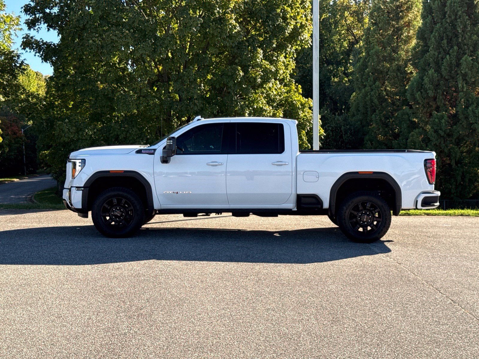 Used 2026 GMC Sierra 2500 AT4 w/ AT4 Premium Plus Package AWD/4WD image 8