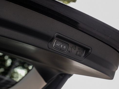 Used 2025 Ford Explorer Active image 64