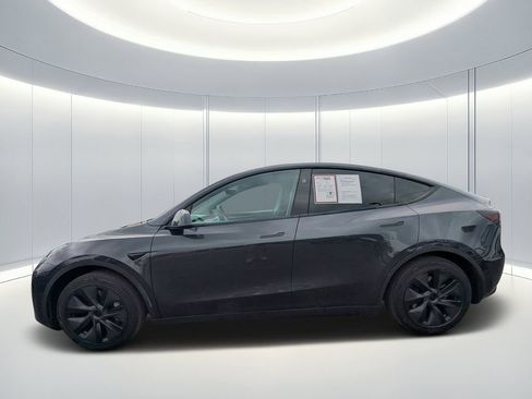 Used 2024 Tesla Model Y Long Range RWD image 7