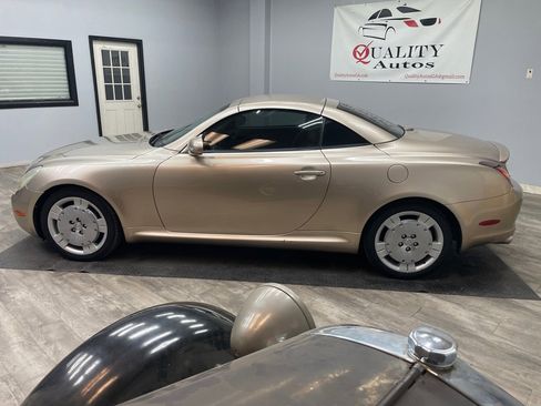 Used 2002 Lexus SC 430 Convertible image 2