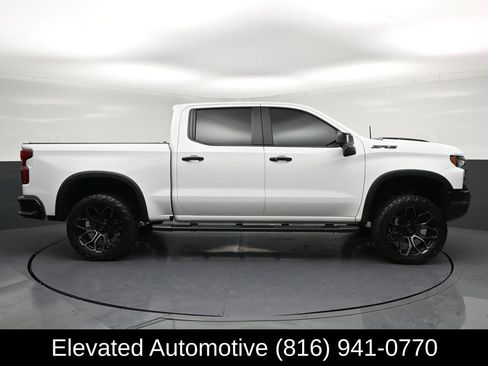 Used 2025 Chevrolet Silverado 1500 ZR2 w/ Technology Package image 29