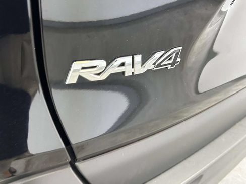 Used 2025 Toyota RAV4 XLE AWD/4WD image 10