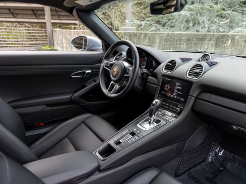 Certified 2024 Porsche 718 Boxster image 40