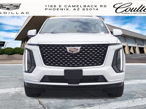 Certified 2025 Cadillac Escalade Premium Luxury AWD/4WD image 5