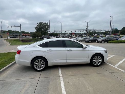 Used 2017 Chevrolet Impala LT w/ Convenience Package FWD image 5