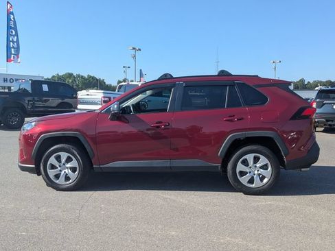 Used 2021 Toyota RAV4 LE FWD image 6