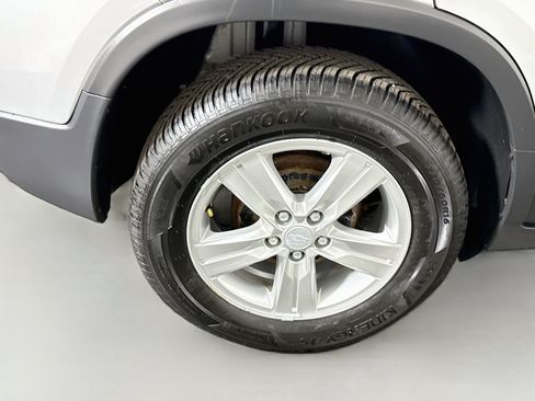 Used 2019 Chevrolet Trax LS FWD image 31