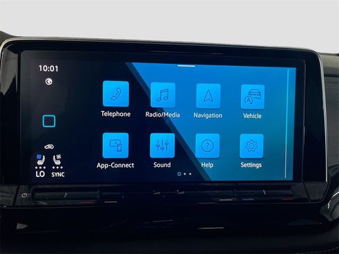 Used 2024 Volkswagen Atlas Cross Sport SE w/ Panoramic Sunroof Package image 13