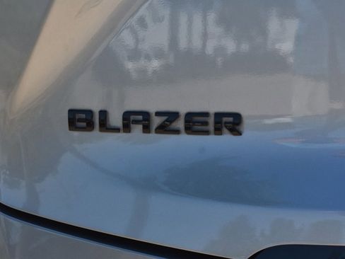 Used 2024 Chevrolet Blazer RS w/ Enhanced Convenience Package FWD image 7