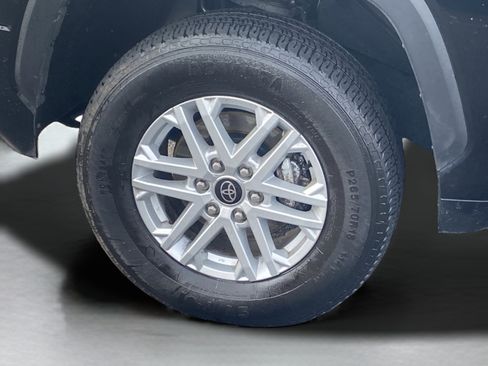 Used 2022 Toyota Tundra SR5 image 27