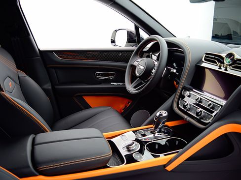 New 2025 Bentley Bentayga image 31