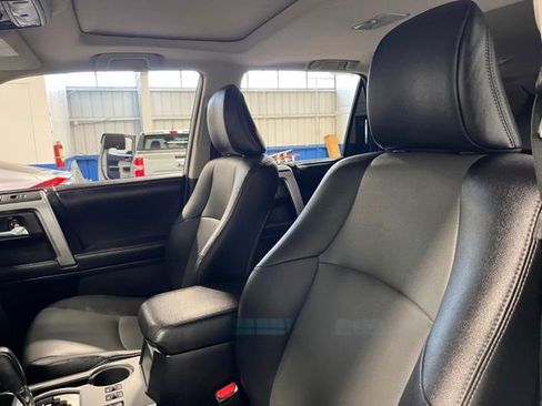 Used 2018 Toyota 4Runner SR5 Premium image 23