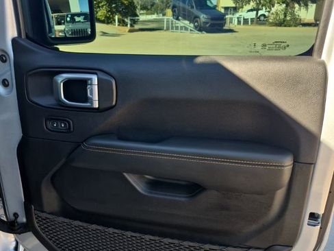 Used 2024 Jeep Wrangler Sahara w/ Technology Group image 17