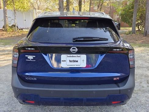 Used 2025 Nissan Kicks SR image 12