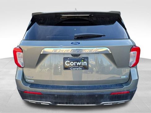 Used 2020 Ford Explorer XLT w/ Equipment Group 202A AWD/4WD image 11