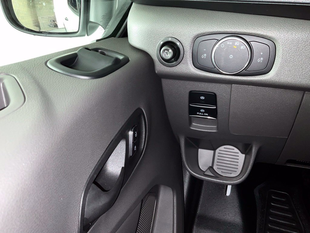 New 2026 Ford Transit 250 148 Medium Roof w/ Load Area Protection Package RWD image 20