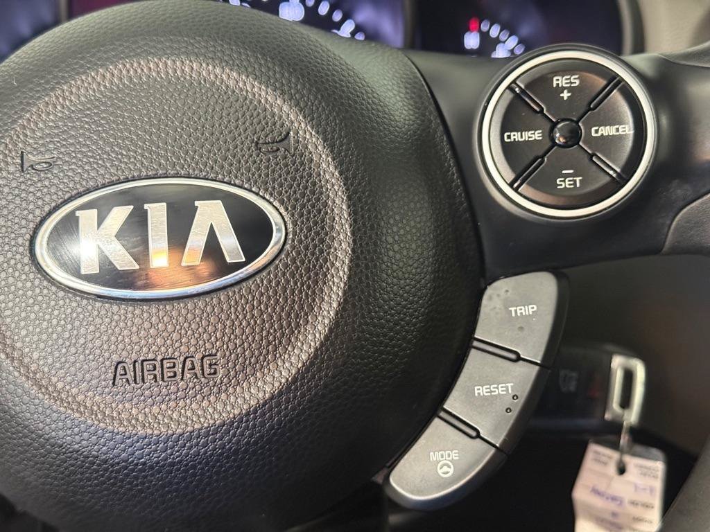 Used 2016 Kia Soul + FWD image 26
