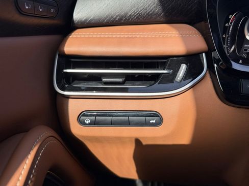 Used 2023 INFINITI QX60 Sensory image 2