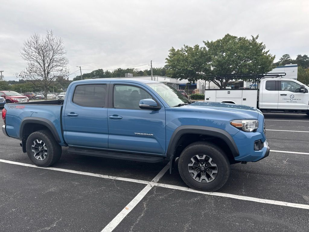 Used 2019 Toyota Tacoma TRD Off-Road AWD/4WD image 4