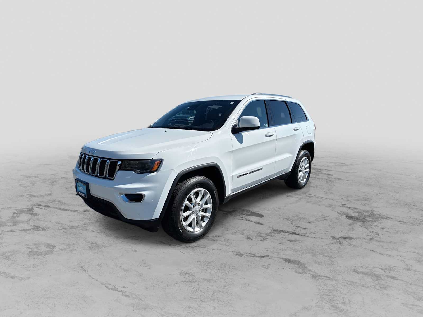 Used 2021 Jeep Grand Cherokee Laredo X AWD/4WD image 4