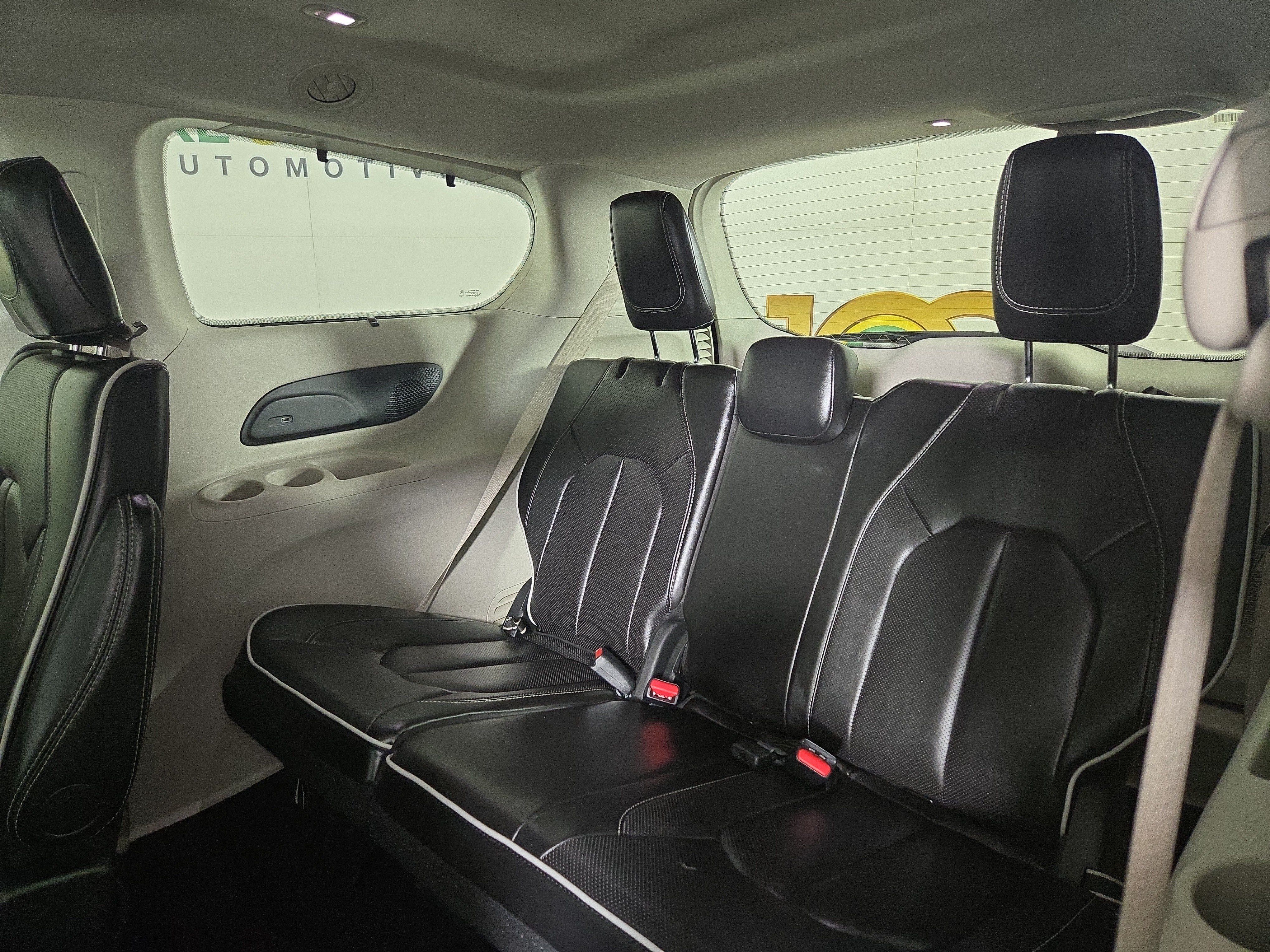 Used 2024 Chrysler Pacifica Limited FWD image 13