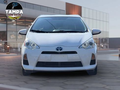 Used 2012 Toyota Prius C One image 2