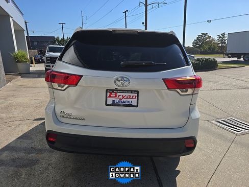 Used 2018 Toyota Highlander LE image 14