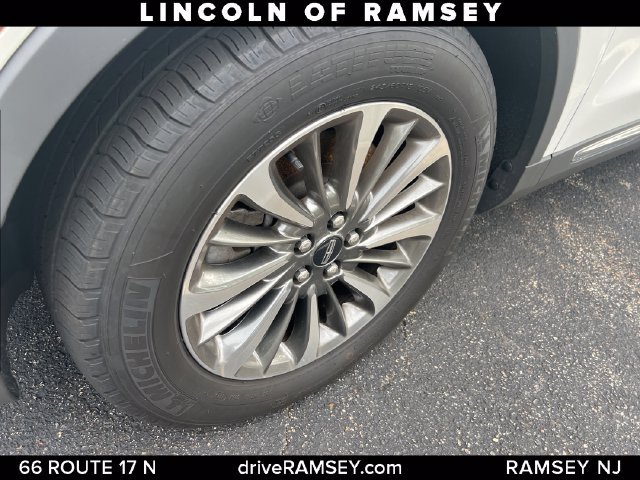 Certified 2023 Lincoln Nautilus AWD w/ Premium Package image 18