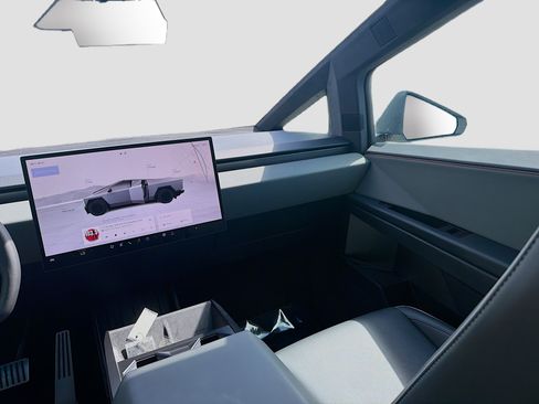 Used 2025 Tesla Cybertruck AWD Crew Cab image 19