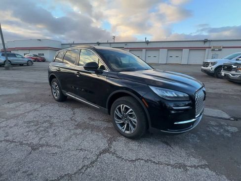 Used 2025 Lincoln Corsair FWD w/ Equipment Group 101A image 2