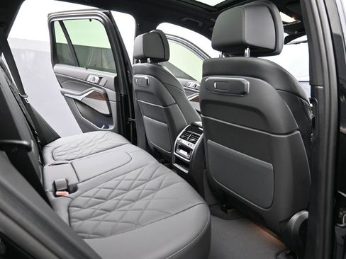 Used 2026 BMW X5 xDrive40i w/ M Sport Package image 19