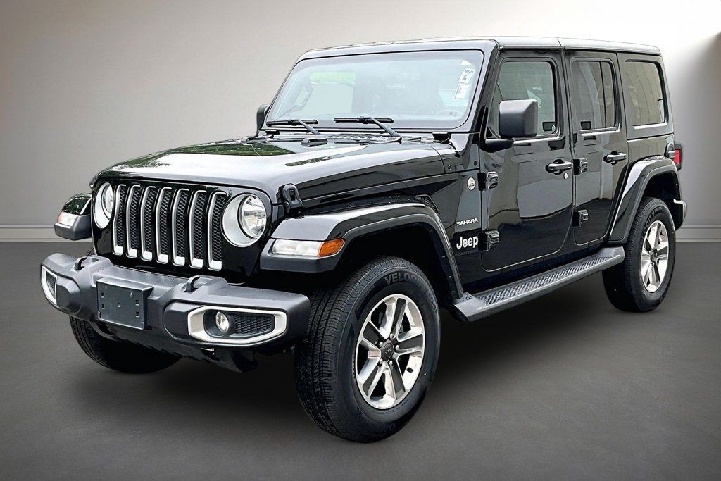 Used 2023 Jeep Wrangler Unlimited Sahara AWD/4WD image 3