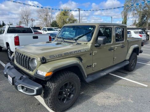 Used 2025 Jeep Gladiator Sport image 1