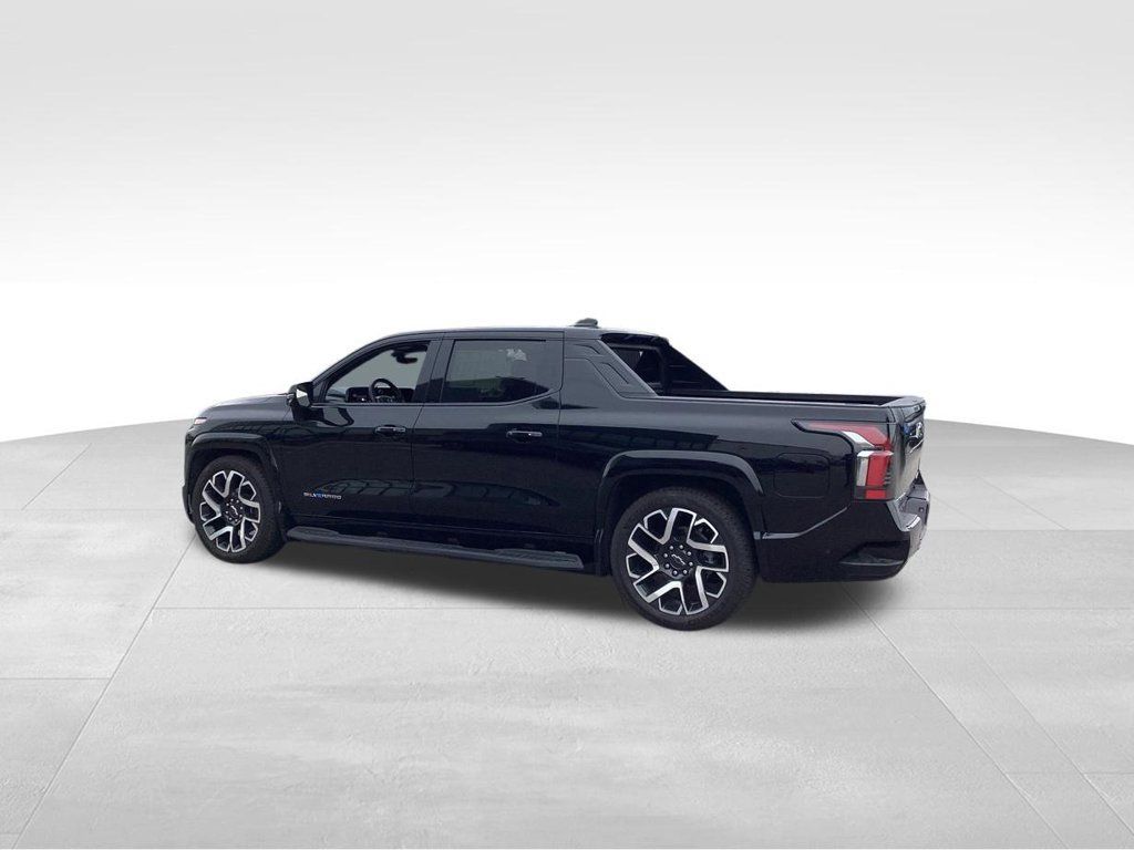 Used 2024 Chevrolet Silverado EV RST AWD/4WD image 4