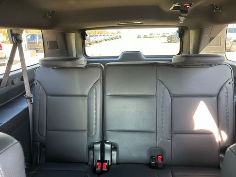 Used 2023 GMC Yukon XL Denali image 13