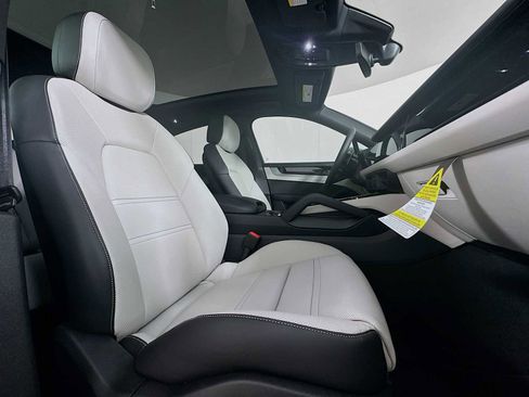 New 2026 Porsche Cayenne Coupe image 29