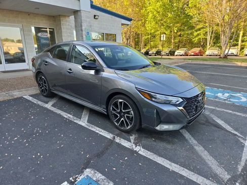 Used 2025 Nissan Sentra SR image 4