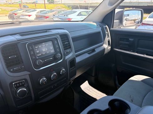 Used 2015 RAM 1500 Express RWD image 18